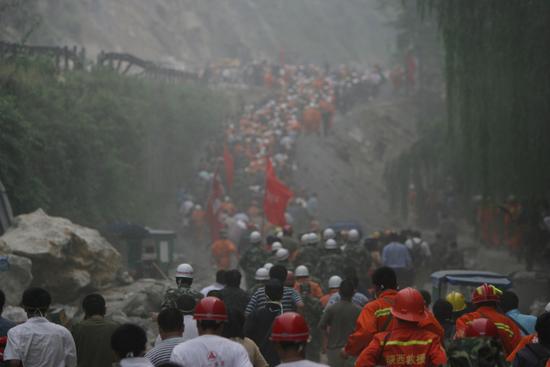 北川救援人员及灾民因堰塞湖紧急撤离(组图)